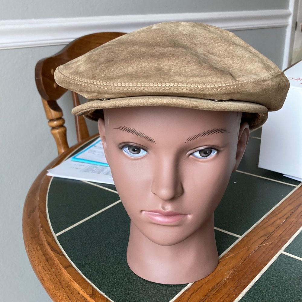 Beige suede L.l. Bean newsboy cap hat